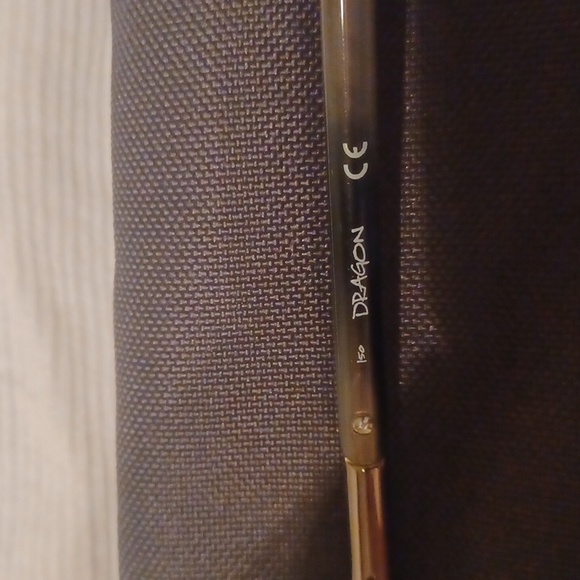 Dragon glasses w case - Picture 4 of 6